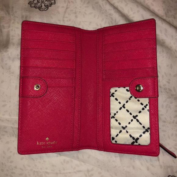 COPY - Kate Spade Wallet - Picture 2 of 3